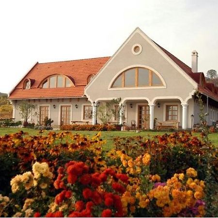 Koczor Winery & Guesthouse Balatonfured Bagian luar foto